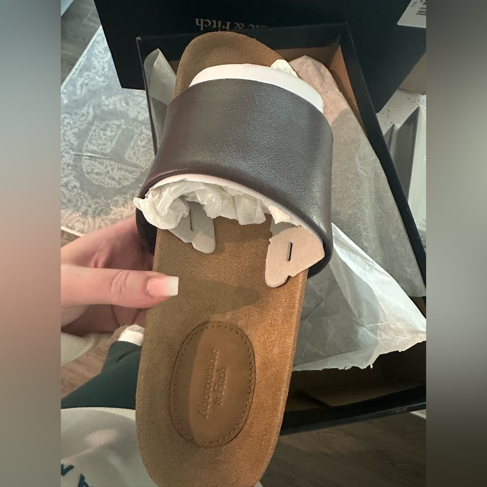 Abercrombie Men’s Cork Slides - Picture 3 of 3